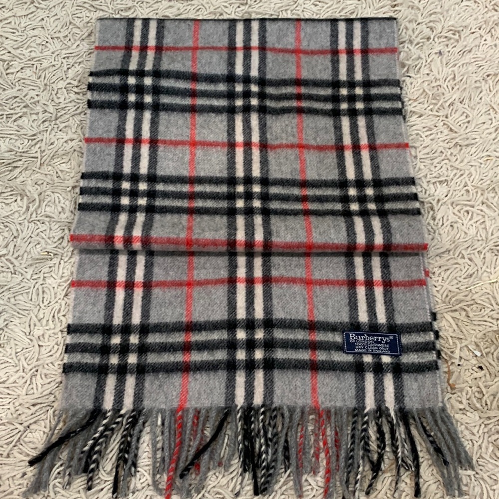 Burberrys Nova check scarf
